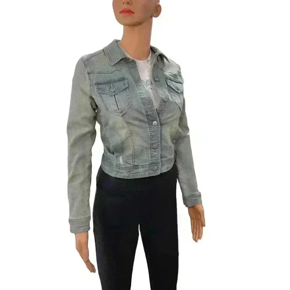 Light Wash Cropped Denim Jacket with Distressed Details- New - Picture 2 of 9